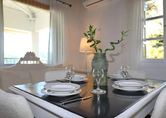 Konstans * Skopelos Town